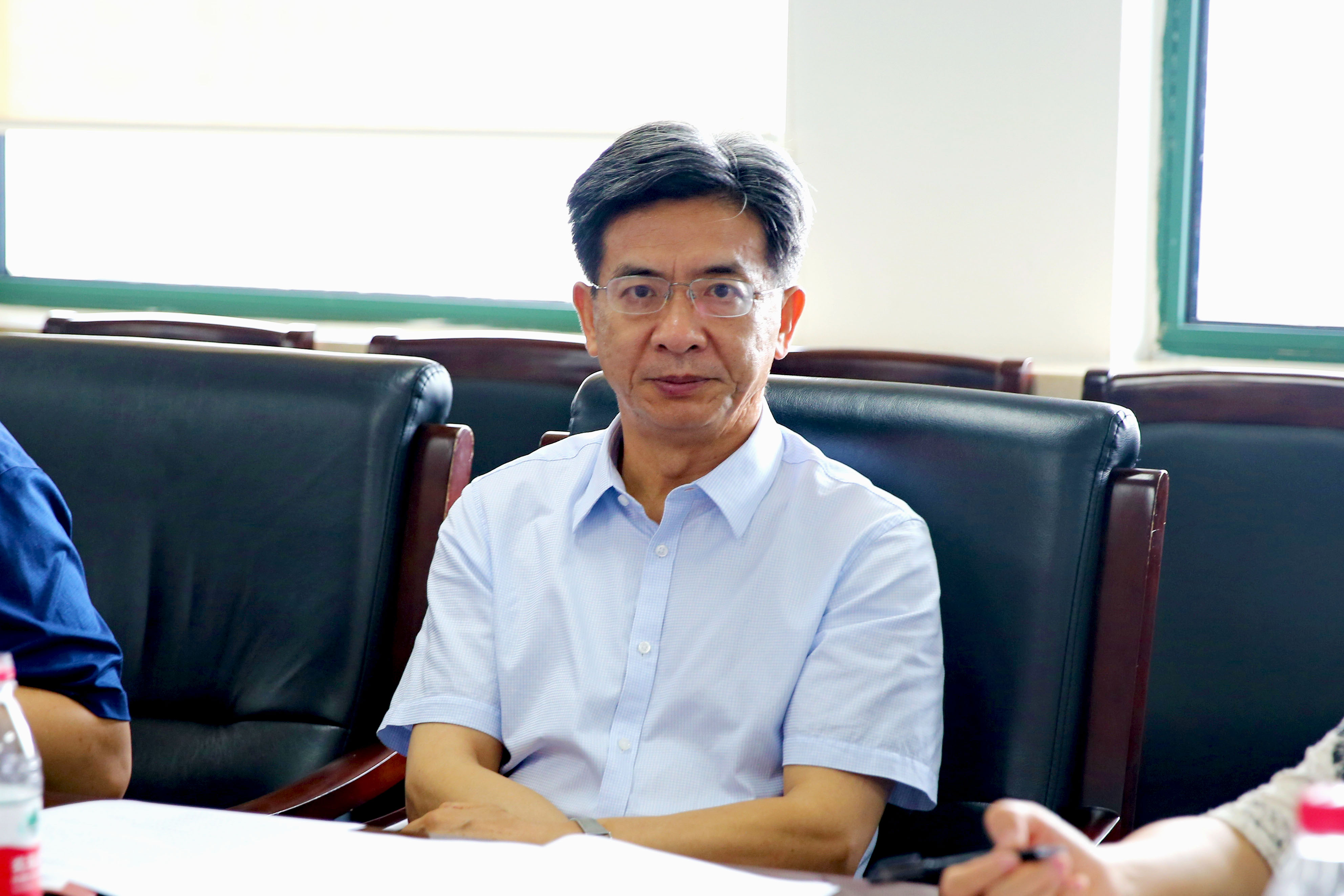 首都师范大学党委副书记徐志宏教授作专家组总结发言